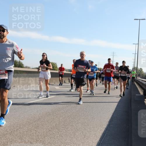 03.10.2025 - Köhlbrandbrückenlauf Yannick Fuchs http://msf.ph/oto/9178949 03.10.2025 11:18:44 Position 3 6337 meine-sportfotos.de