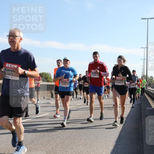 03.10.2025 - Köhlbrandbrückenlauf Yannick Fuchs http://msf.ph/oto/9178960 03.10.2025 11:18:45 Position 3 4513, 6454, 5722, 4797 meine-sportfotos.de