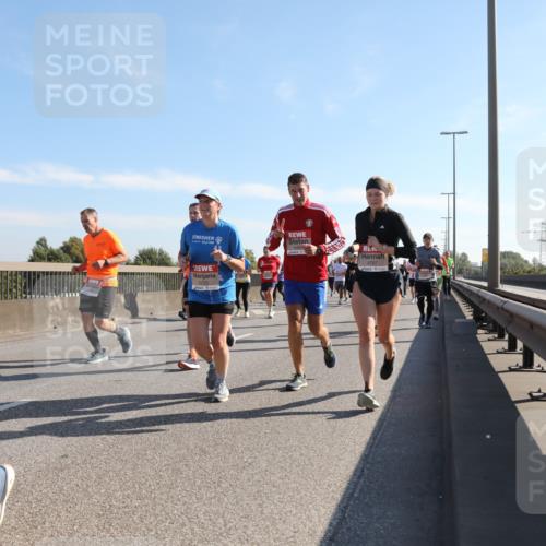 03.10.2025 - Köhlbrandbrückenlauf Yannick Fuchs http://msf.ph/oto/9178971 03.10.2025 11:18:46 Position 3 42, 2, 4797 meine-sportfotos.de