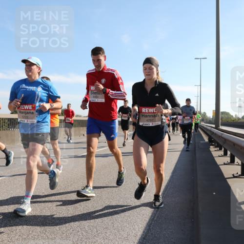 03.10.2025 - Köhlbrandbrückenlauf Yannick Fuchs http://msf.ph/oto/9178979 03.10.2025 11:18:46 Position 3 42, 2, 5722, 6454, 4797 meine-sportfotos.de
