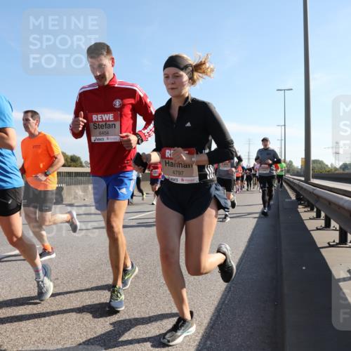 03.10.2025 - Köhlbrandbrückenlauf Yannick Fuchs http://msf.ph/oto/9178983 03.10.2025 11:18:47 Position 3 122, 6454, 4797 meine-sportfotos.de