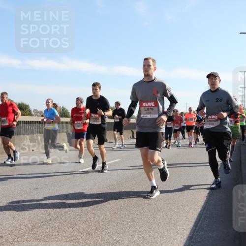 03.10.2025 - Köhlbrandbrückenlauf Yannick Fuchs http://msf.ph/oto/9178991 03.10.2025 11:18:48 Position 3 5096, 20, 5726 meine-sportfotos.de