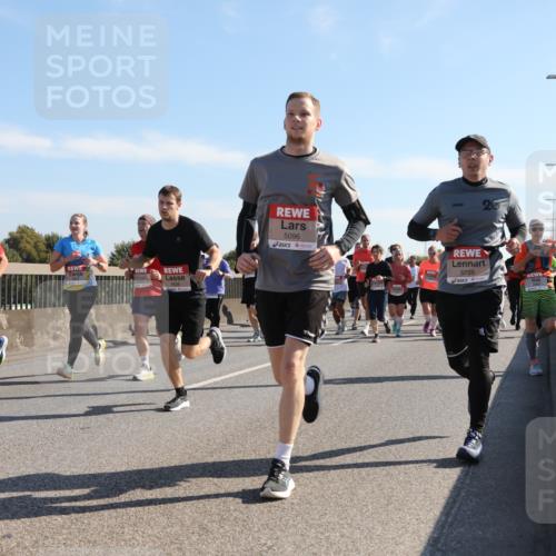 03.10.2025 - Köhlbrandbrückenlauf Yannick Fuchs http://msf.ph/oto/9178995 03.10.2025 11:18:48 Position 3 4836, 5096, 5726 meine-sportfotos.de