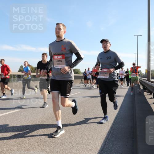 03.10.2025 - Köhlbrandbrückenlauf Yannick Fuchs http://msf.ph/oto/9178999 03.10.2025 11:18:48 Position 3 5096, 20, 5726 meine-sportfotos.de