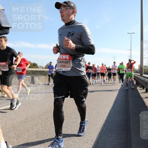 03.10.2025 - Köhlbrandbrückenlauf Yannick Fuchs http://msf.ph/oto/9179006 03.10.2025 11:18:49 Position 3 28, 5726 meine-sportfotos.de