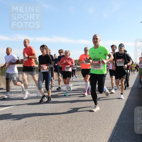 03.10.2025 - Köhlbrandbrückenlauf Yannick Fuchs http://msf.ph/oto/9179030 03.10.2025 11:18:51 Position 3 4454 meine-sportfotos.de