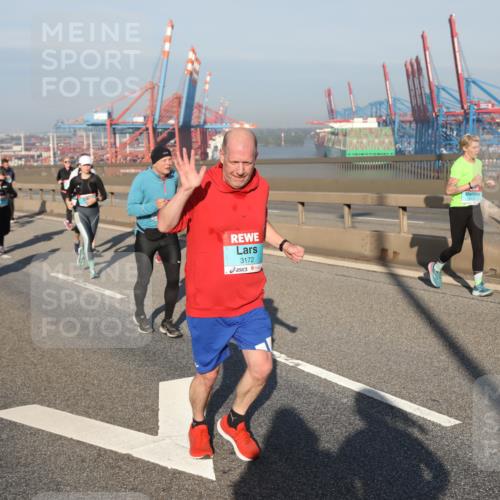 03.10.2025 - Köhlbrandbrückenlauf Yannick Fuchs http://msf.ph/oto/9179038 03.10.2025 08:51:29 Position 2 3172 meine-sportfotos.de