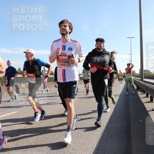 03.10.2025 - Köhlbrandbrückenlauf Yannick Fuchs http://msf.ph/oto/9179052 03.10.2025 11:18:53 Position 3 4408, 177711, 4628 meine-sportfotos.de