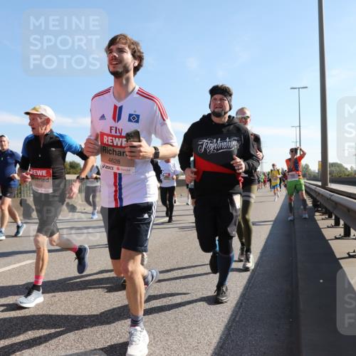 03.10.2025 - Köhlbrandbrückenlauf Yannick Fuchs http://msf.ph/oto/9179054 03.10.2025 11:18:53 Position 3 6318, 4628 meine-sportfotos.de