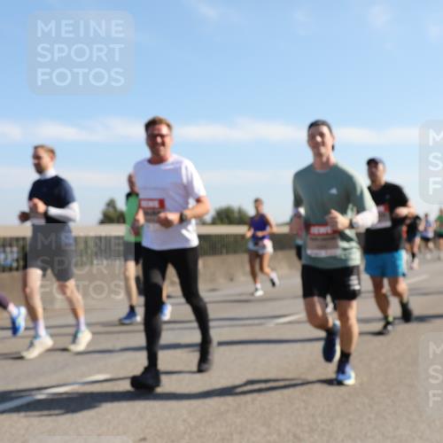 03.10.2025 - Köhlbrandbrückenlauf Yannick Fuchs http://msf.ph/oto/9179071 03.10.2025 11:18:55 Position 3  meine-sportfotos.de