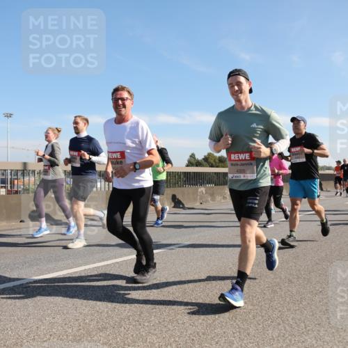03.10.2025 - Köhlbrandbrückenlauf Yannick Fuchs http://msf.ph/oto/9179078 03.10.2025 11:18:55 Position 3 4305 meine-sportfotos.de