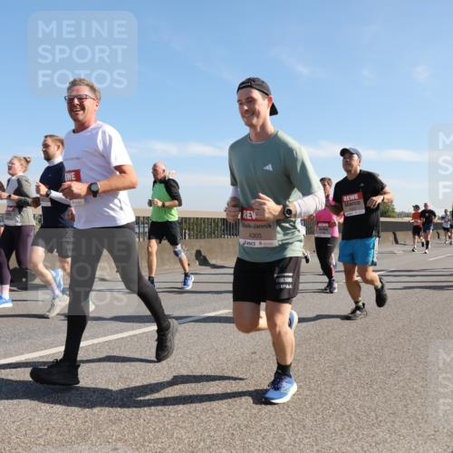 03.10.2025 - Köhlbrandbrückenlauf Yannick Fuchs http://msf.ph/oto/9179080 03.10.2025 11:18:55 Position 3 4305 meine-sportfotos.de