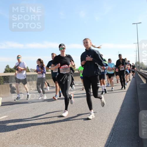 03.10.2025 - Köhlbrandbrückenlauf Yannick Fuchs http://msf.ph/oto/9179141 03.10.2025 11:19:02 Position 3 6487 meine-sportfotos.de