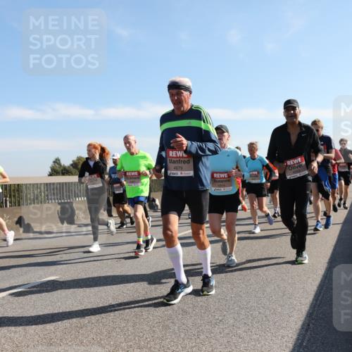 03.10.2025 - Köhlbrandbrückenlauf Yannick Fuchs http://msf.ph/oto/9179158 03.10.2025 11:19:04 Position 3 4679, 4314 meine-sportfotos.de
