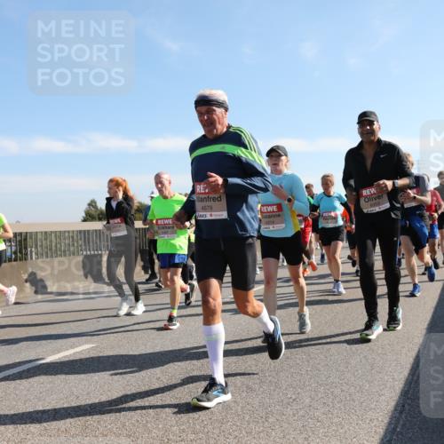 03.10.2025 - Köhlbrandbrückenlauf Yannick Fuchs http://msf.ph/oto/9179161 03.10.2025 11:19:04 Position 3 4679, 4314, 6353 meine-sportfotos.de