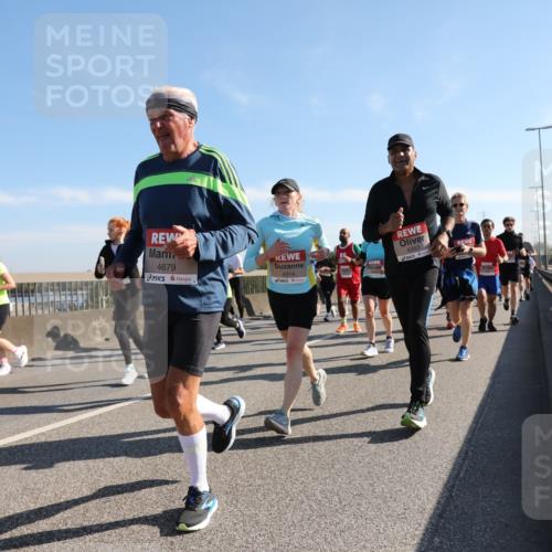 03.10.2025 - Köhlbrandbrückenlauf Yannick Fuchs http://msf.ph/oto/9179165 03.10.2025 11:19:04 Position 3 4679, 4314, 6353 meine-sportfotos.de