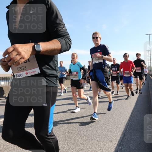 03.10.2025 - Köhlbrandbrückenlauf Yannick Fuchs http://msf.ph/oto/9179177 03.10.2025 11:19:05 Position 3 6353, 5414 meine-sportfotos.de