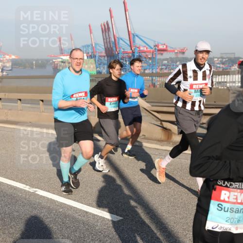 03.10.2025 - Köhlbrandbrückenlauf Yannick Fuchs http://msf.ph/oto/9179181 03.10.2025 08:51:44 Position 2 2768, 276, 2076, 118 meine-sportfotos.de
