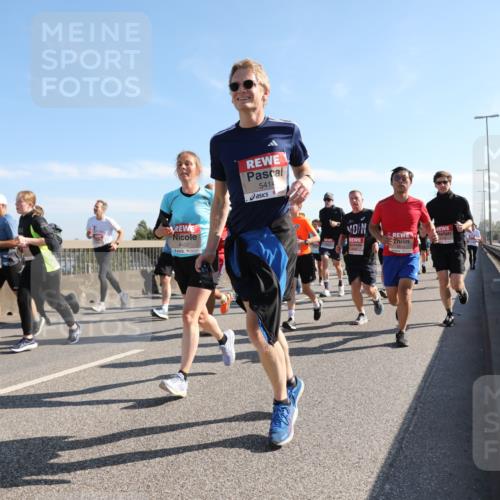 03.10.2025 - Köhlbrandbrückenlauf Yannick Fuchs http://msf.ph/oto/9179182 03.10.2025 11:19:06 Position 3 4402, 5414 meine-sportfotos.de