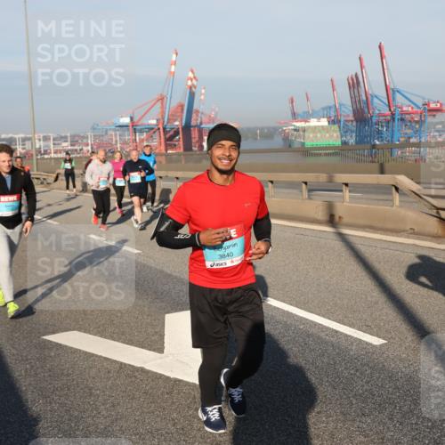 03.10.2025 - Köhlbrandbrückenlauf Yannick Fuchs http://msf.ph/oto/9179189 03.10.2025 08:51:46 Position 2 3840 meine-sportfotos.de