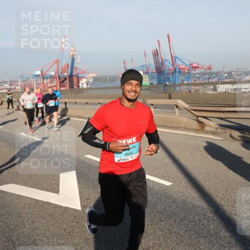 03.10.2025 - Köhlbrandbrückenlauf Yannick Fuchs http://msf.ph/oto/9179193 03.10.2025 08:51:46 Position 2 957, 3840, 18 meine-sportfotos.de