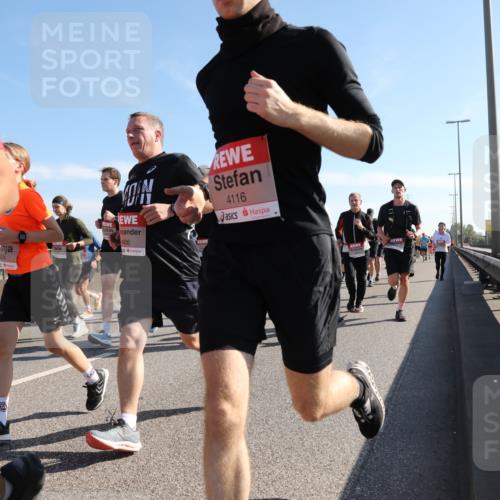 03.10.2025 - Köhlbrandbrückenlauf Yannick Fuchs http://msf.ph/oto/9179196 03.10.2025 11:19:07 Position 3 15, 4116, 4406 meine-sportfotos.de