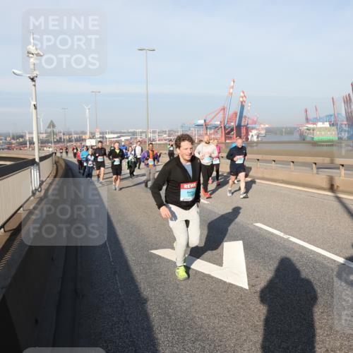 03.10.2025 - Köhlbrandbrückenlauf Yannick Fuchs http://msf.ph/oto/9179200 03.10.2025 08:51:47 Position 2  meine-sportfotos.de