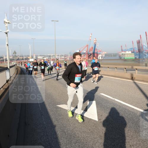 03.10.2025 - Köhlbrandbrückenlauf Yannick Fuchs http://msf.ph/oto/9179202 03.10.2025 08:51:47 Position 2  meine-sportfotos.de