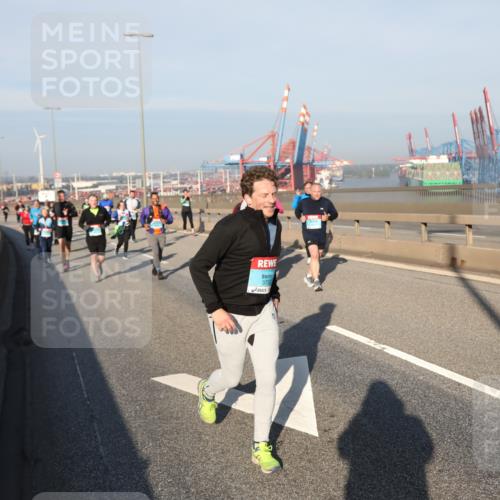 03.10.2025 - Köhlbrandbrückenlauf Yannick Fuchs http://msf.ph/oto/9179204 03.10.2025 08:51:47 Position 2 3732 meine-sportfotos.de