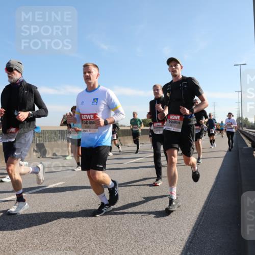 03.10.2025 - Köhlbrandbrückenlauf Yannick Fuchs http://msf.ph/oto/9179205 03.10.2025 11:19:08 Position 3 6083, 6121, 5617 meine-sportfotos.de