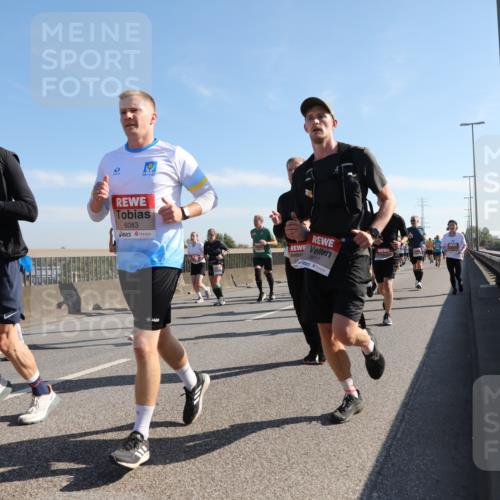03.10.2025 - Köhlbrandbrückenlauf Yannick Fuchs http://msf.ph/oto/9179207 03.10.2025 11:19:08 Position 3 6779, 6083, 5617 meine-sportfotos.de