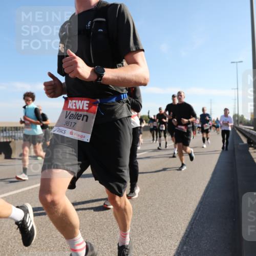 03.10.2025 - Köhlbrandbrückenlauf Yannick Fuchs http://msf.ph/oto/9179213 03.10.2025 11:19:08 Position 3 5617 meine-sportfotos.de