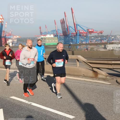 03.10.2025 - Köhlbrandbrückenlauf Yannick Fuchs http://msf.ph/oto/9179219 03.10.2025 08:51:49 Position 2 2460 meine-sportfotos.de