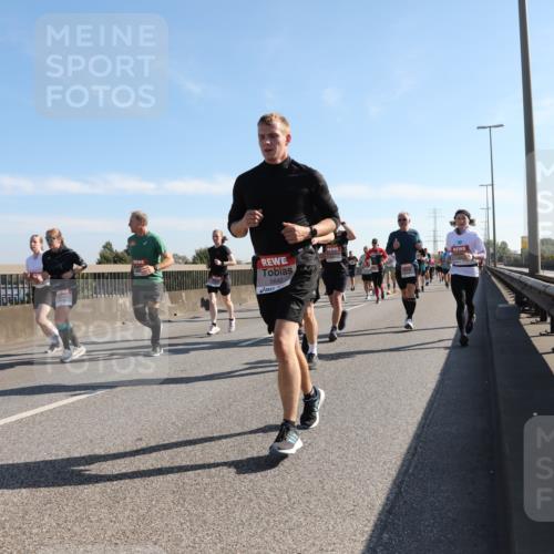 03.10.2025 - Köhlbrandbrückenlauf Yannick Fuchs http://msf.ph/oto/9179220 03.10.2025 11:19:09 Position 3 5640 meine-sportfotos.de