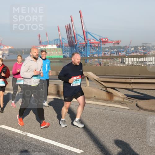 03.10.2025 - Köhlbrandbrückenlauf Yannick Fuchs http://msf.ph/oto/9179221 03.10.2025 08:51:49 Position 2 2460 meine-sportfotos.de