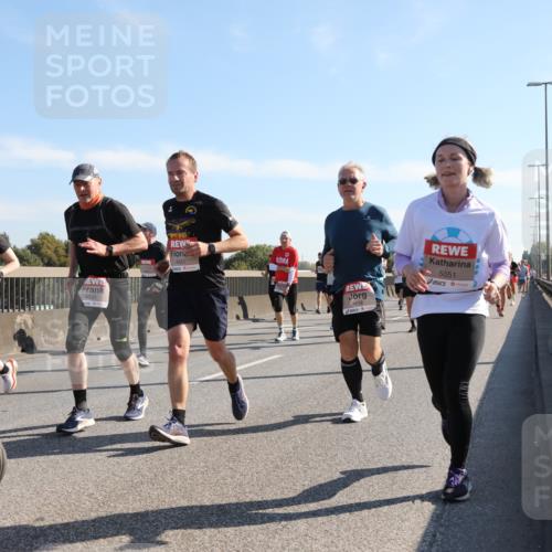 03.10.2025 - Köhlbrandbrückenlauf Yannick Fuchs http://msf.ph/oto/9179227 03.10.2025 11:19:11 Position 3 4330, 4431, 4656, 5051 meine-sportfotos.de