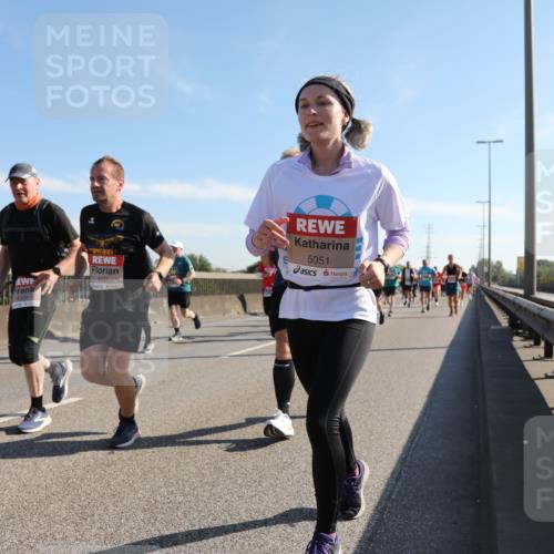 03.10.2025 - Köhlbrandbrückenlauf Yannick Fuchs http://msf.ph/oto/9179233 03.10.2025 11:19:11 Position 3 4330, 4431, 5051 meine-sportfotos.de