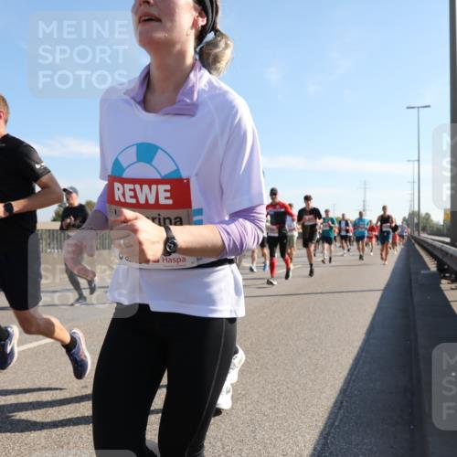 03.10.2025 - Köhlbrandbrückenlauf Yannick Fuchs http://msf.ph/oto/9179235 03.10.2025 11:19:11 Position 3 4330 meine-sportfotos.de
