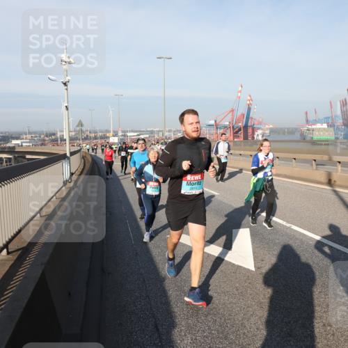 03.10.2025 - Köhlbrandbrückenlauf Yannick Fuchs http://msf.ph/oto/9179259 03.10.2025 08:51:52 Position 2 2810 meine-sportfotos.de