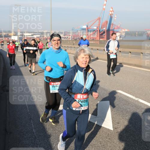 03.10.2025 - Köhlbrandbrückenlauf Yannick Fuchs http://msf.ph/oto/9179271 03.10.2025 08:51:53 Position 2 3114, 3570 meine-sportfotos.de
