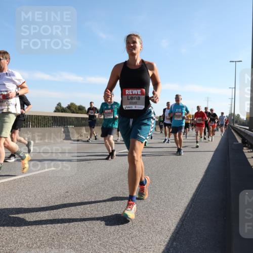 03.10.2025 - Köhlbrandbrückenlauf Yannick Fuchs http://msf.ph/oto/9179273 03.10.2025 11:19:16 Position 3 4929, 4999 meine-sportfotos.de