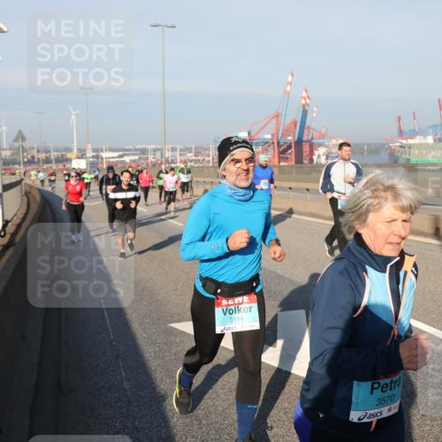 03.10.2025 - Köhlbrandbrückenlauf Yannick Fuchs http://msf.ph/oto/9179277 03.10.2025 08:51:54 Position 2 3114, 3570 meine-sportfotos.de