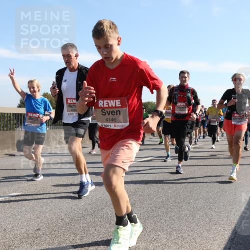 03.10.2025 - Köhlbrandbrückenlauf Yannick Fuchs http://msf.ph/oto/9179298 03.10.2025 11:19:18 Position 3 4686, 4146, 5520 meine-sportfotos.de