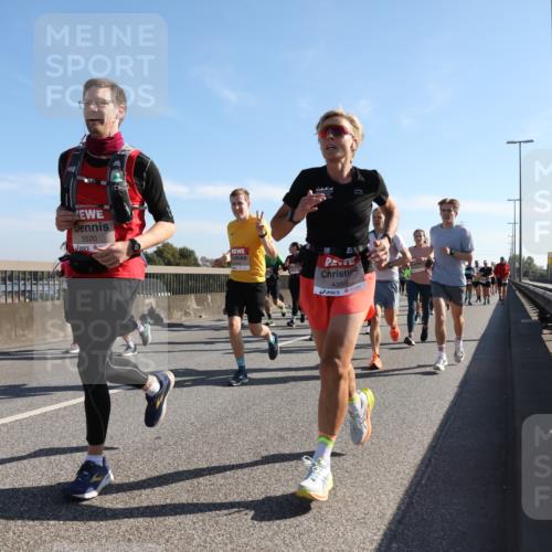 03.10.2025 - Köhlbrandbrückenlauf Yannick Fuchs http://msf.ph/oto/9179313 03.10.2025 11:19:20 Position 3 5520, 133, 4359 meine-sportfotos.de