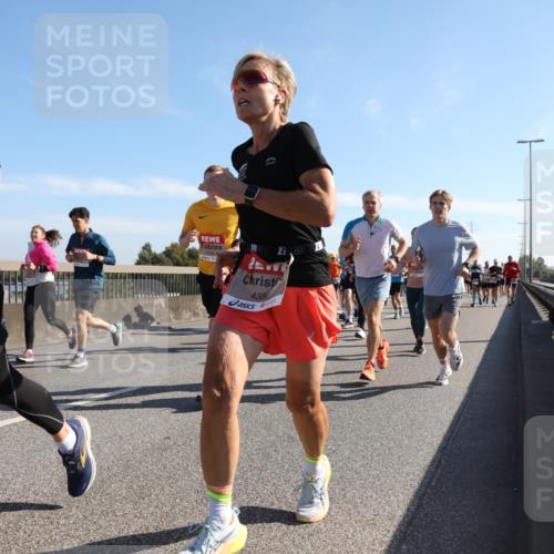03.10.2025 - Köhlbrandbrückenlauf Yannick Fuchs http://msf.ph/oto/9179317 03.10.2025 11:19:20 Position 3 20, 3, 4359 meine-sportfotos.de