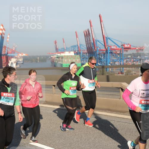 03.10.2025 - Köhlbrandbrückenlauf Yannick Fuchs http://msf.ph/oto/9179318 03.10.2025 08:52:02 Position 2 3582, 2024 meine-sportfotos.de
