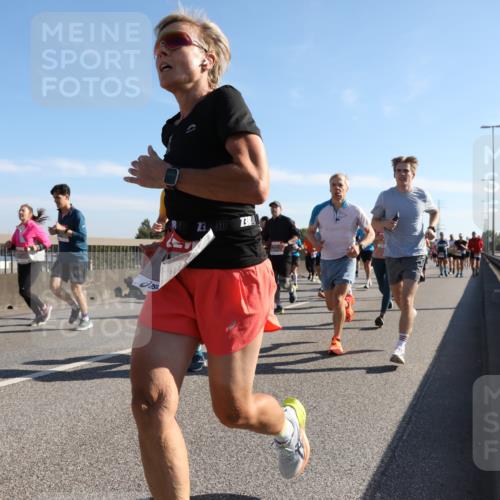 03.10.2025 - Köhlbrandbrückenlauf Yannick Fuchs http://msf.ph/oto/9179319 03.10.2025 11:19:20 Position 3 300, 3, 4 meine-sportfotos.de
