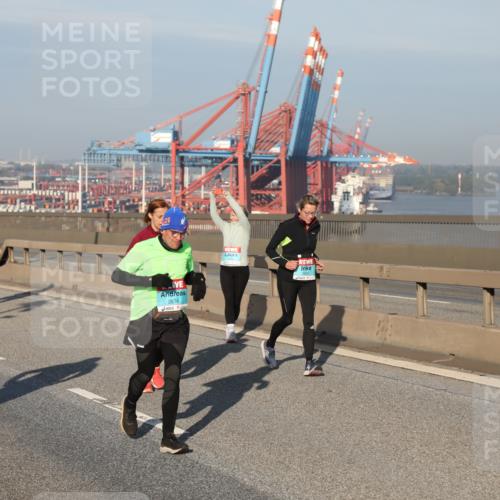 03.10.2025 - Köhlbrandbrückenlauf Yannick Fuchs http://msf.ph/oto/9179336 03.10.2025 08:52:04 Position 2 1329, 2674 meine-sportfotos.de