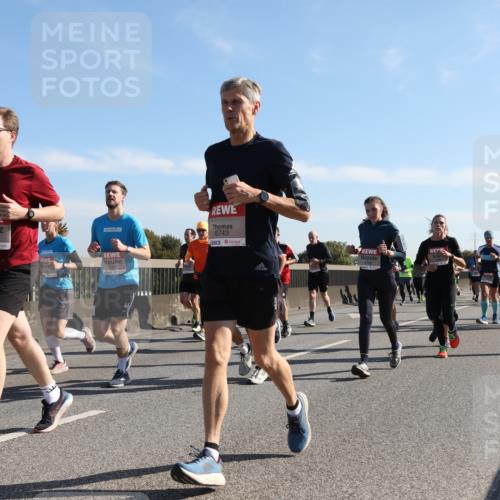03.10.2025 - Köhlbrandbrückenlauf Yannick Fuchs http://msf.ph/oto/9179339 03.10.2025 11:19:23 Position 3 4638, 6743 meine-sportfotos.de