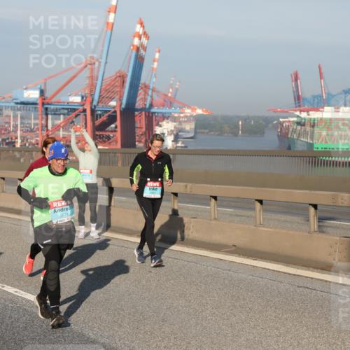 03.10.2025 - Köhlbrandbrückenlauf Yannick Fuchs http://msf.ph/oto/9179341 03.10.2025 08:52:05 Position 2 2674 meine-sportfotos.de